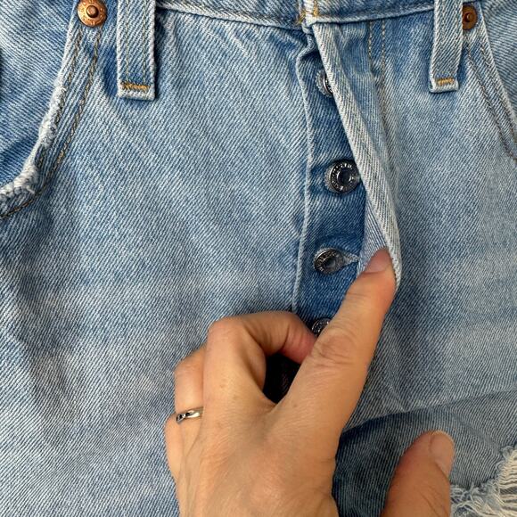 Levi's Premium 100% Cotton 501 Women's Jean High Rise Shorts Size 30 - Picture 2 of 11